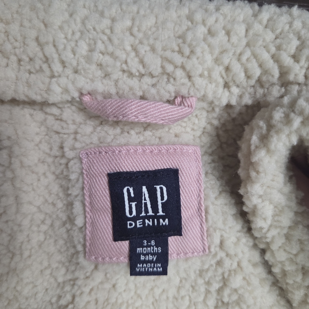 Gap Pink Baby Denim Jacket with Sherpa Lining And Collar - Picture 4 of 7